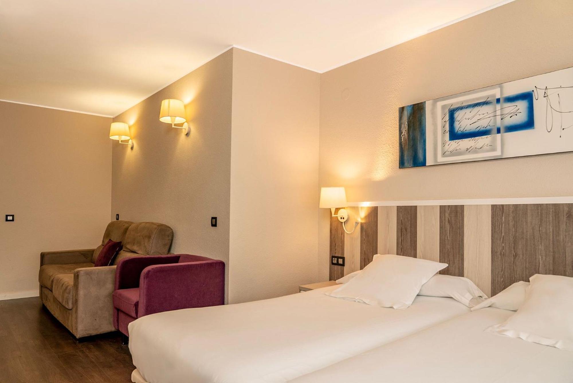 Hotel La Palma De يانس المظهر الخارجي الصورة